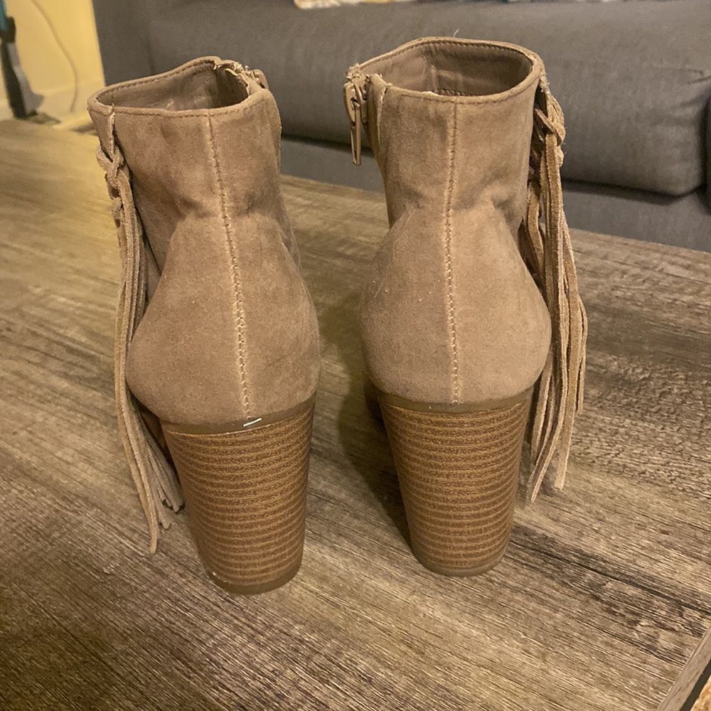Frayed Fringe Heeled Tan Beige Ankle Boots​ - Picture 4 of 6